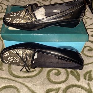 Black & Gold women’s loafer shoes. Lightly worn